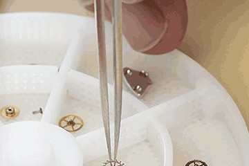 上海劳力士万年历表保养